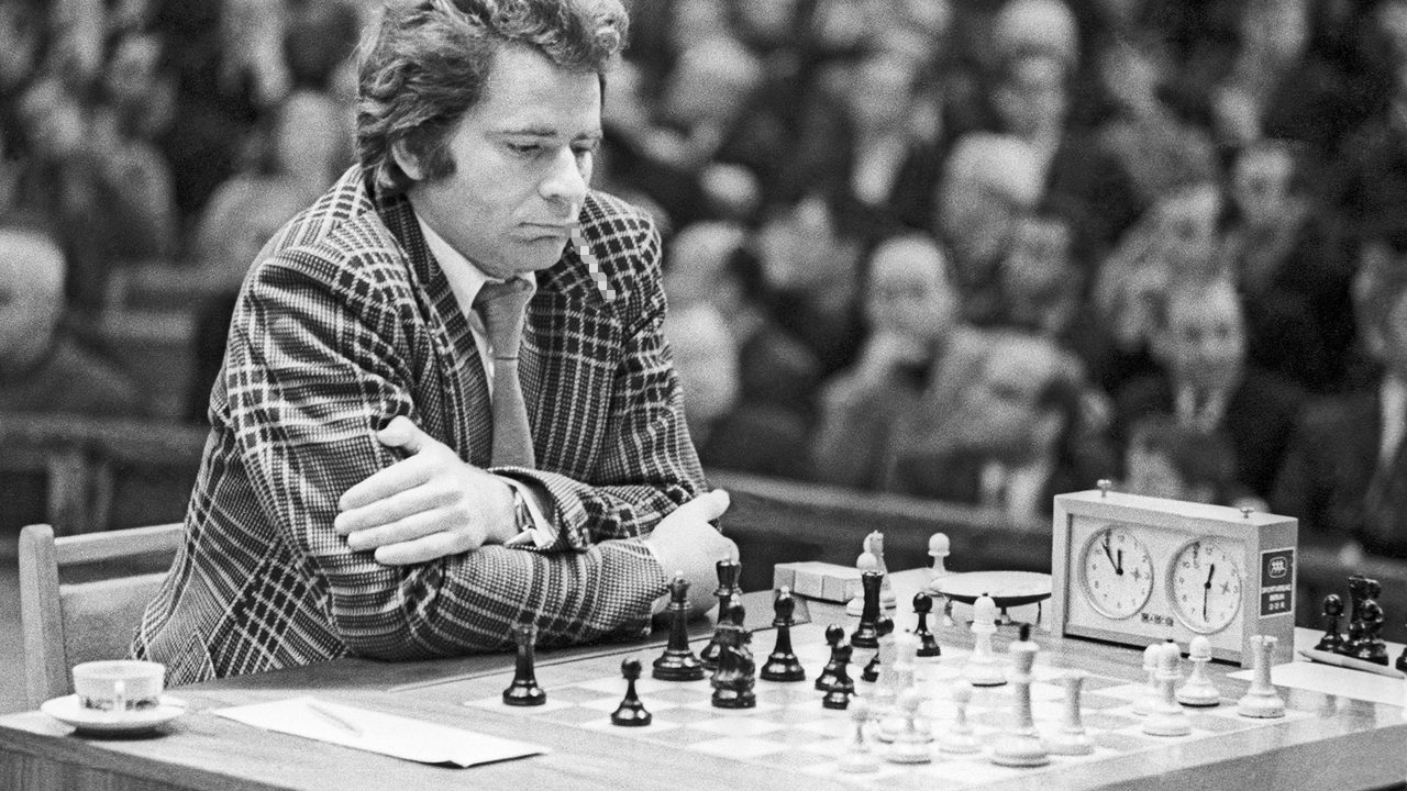 Vladimir Savostianov; Viktor Velikjanine/TASS