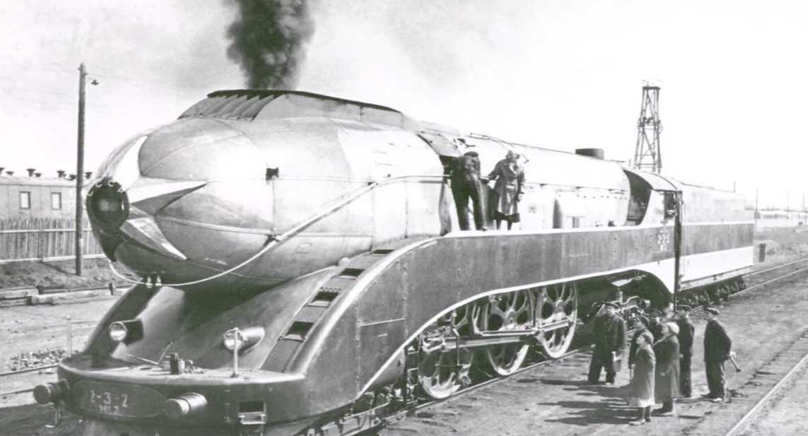 Streamlined Steam Locomotives/YouTube