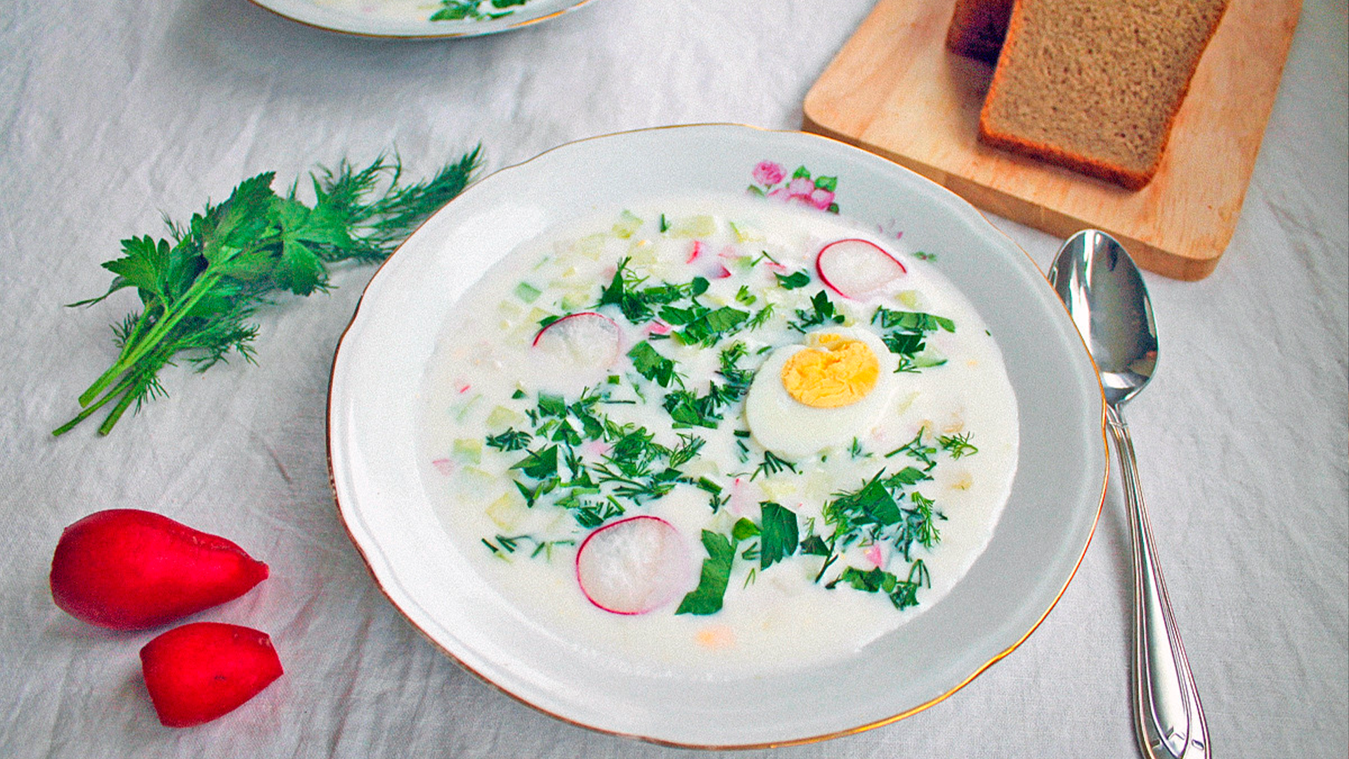 Maria Afonina; Yulia Gusterina/Getty Images