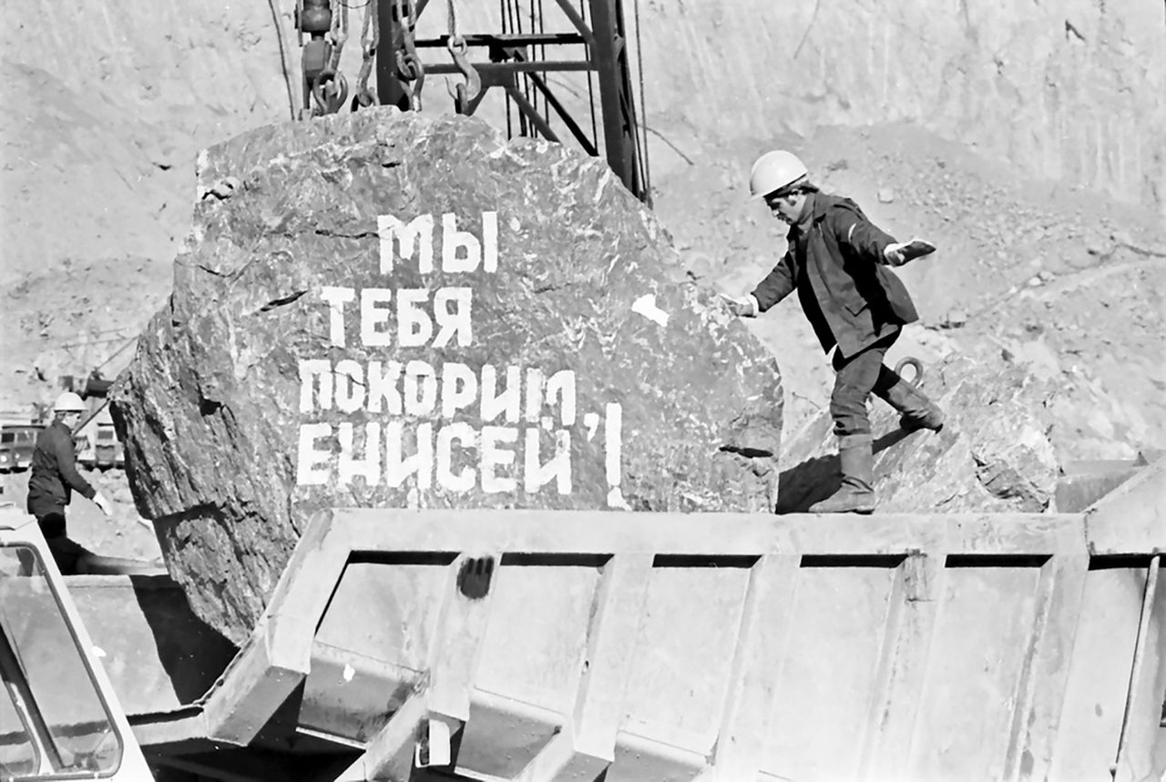 Viktor Akhlonov/Jornal Izvestia