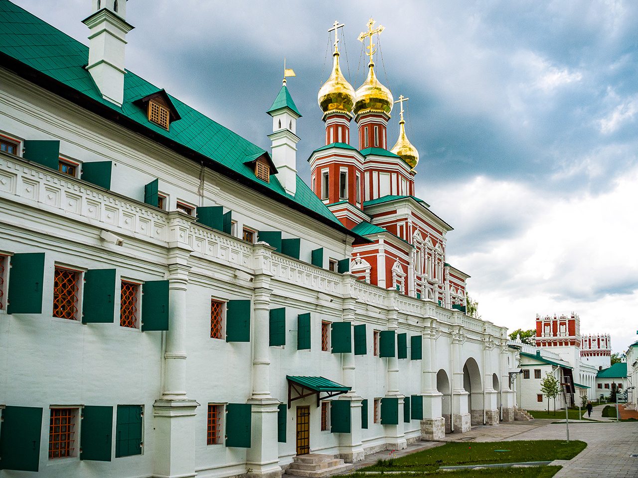 Павел Кузмичев