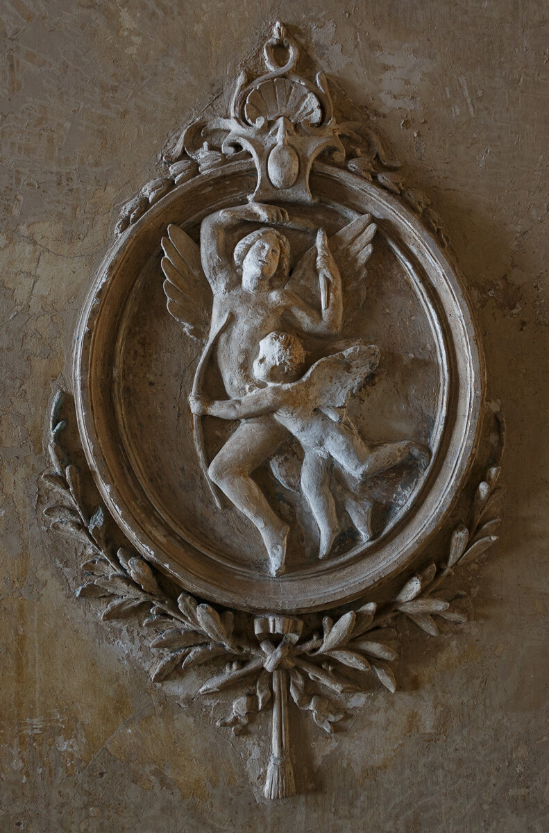 德米特里·多布罗杰耶夫拍摄的圣彼得堡的门厅和楼梯