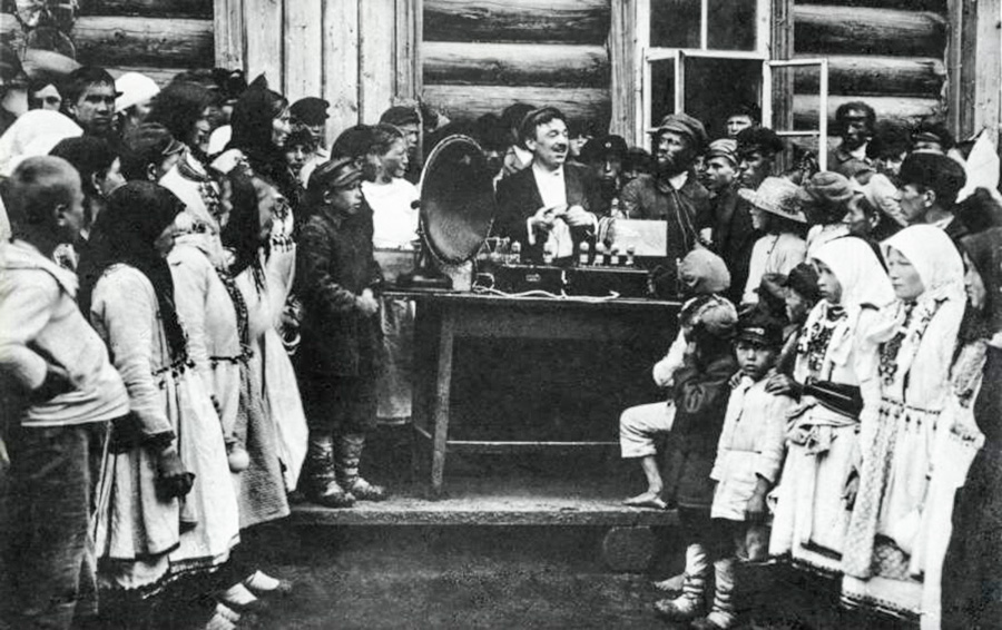 アルカジー・シシュキン／MAMM／MDF