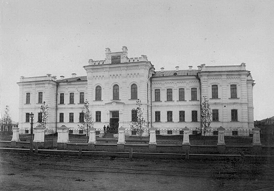 尼·捷列霍夫（N.Terekhov）【维基百科】（注：依照中华人民共和国相关互联网法律法规规定，维基百科访问受限）