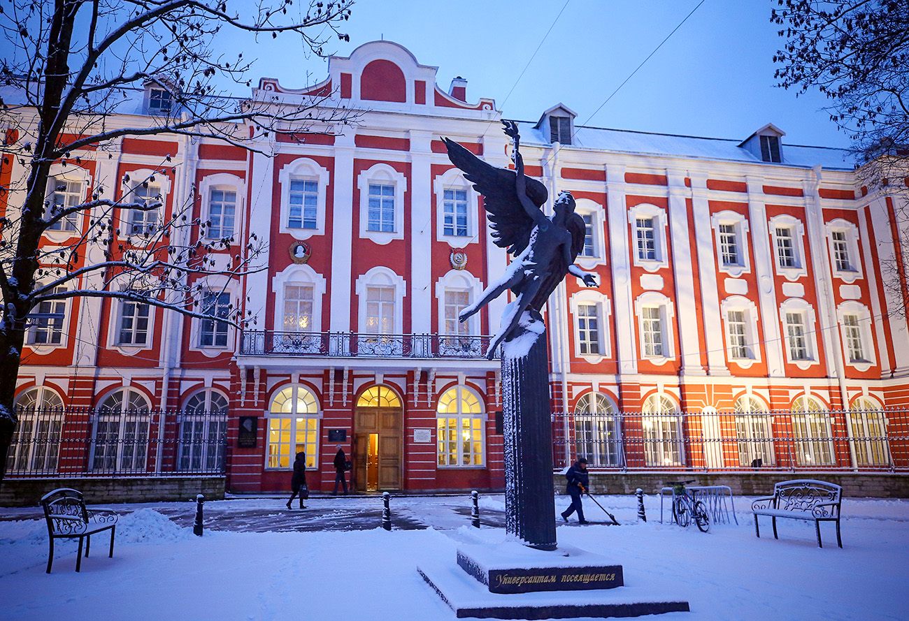 ピーター・コヴァレフ / TASS