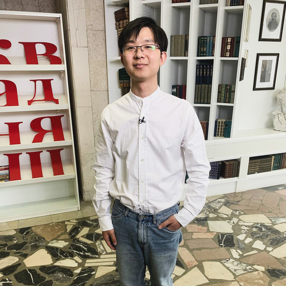 亚历山德拉·古泽娃　摄