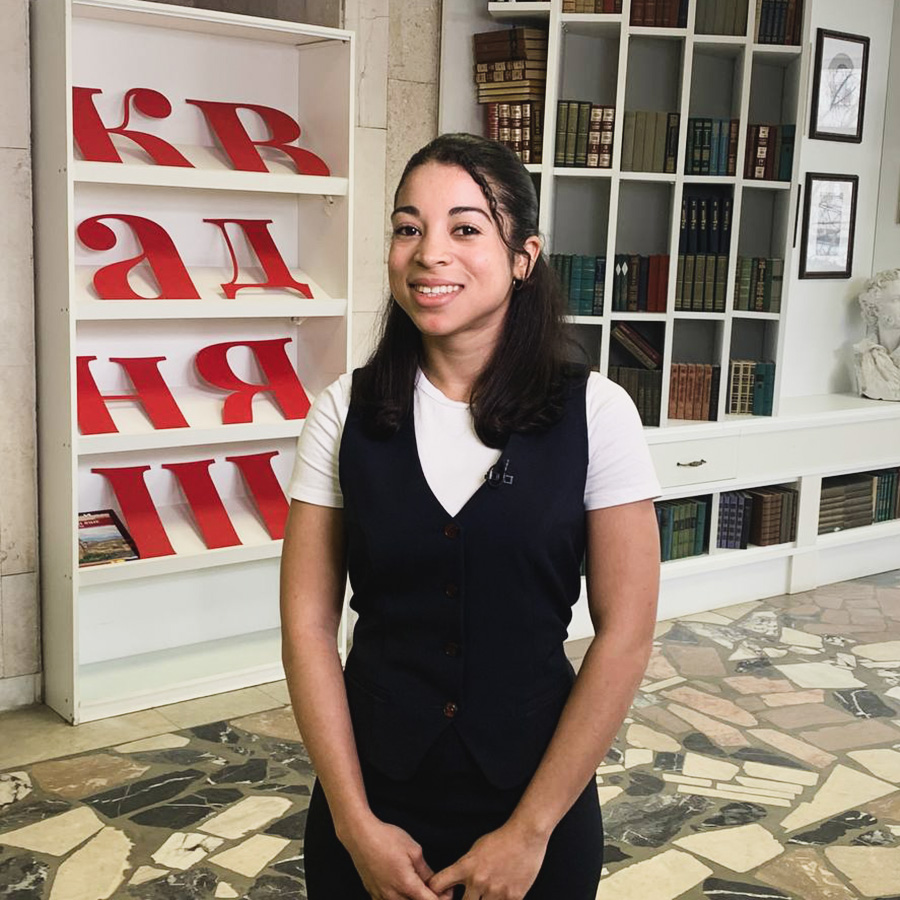 亚历山德拉·古泽娃　摄