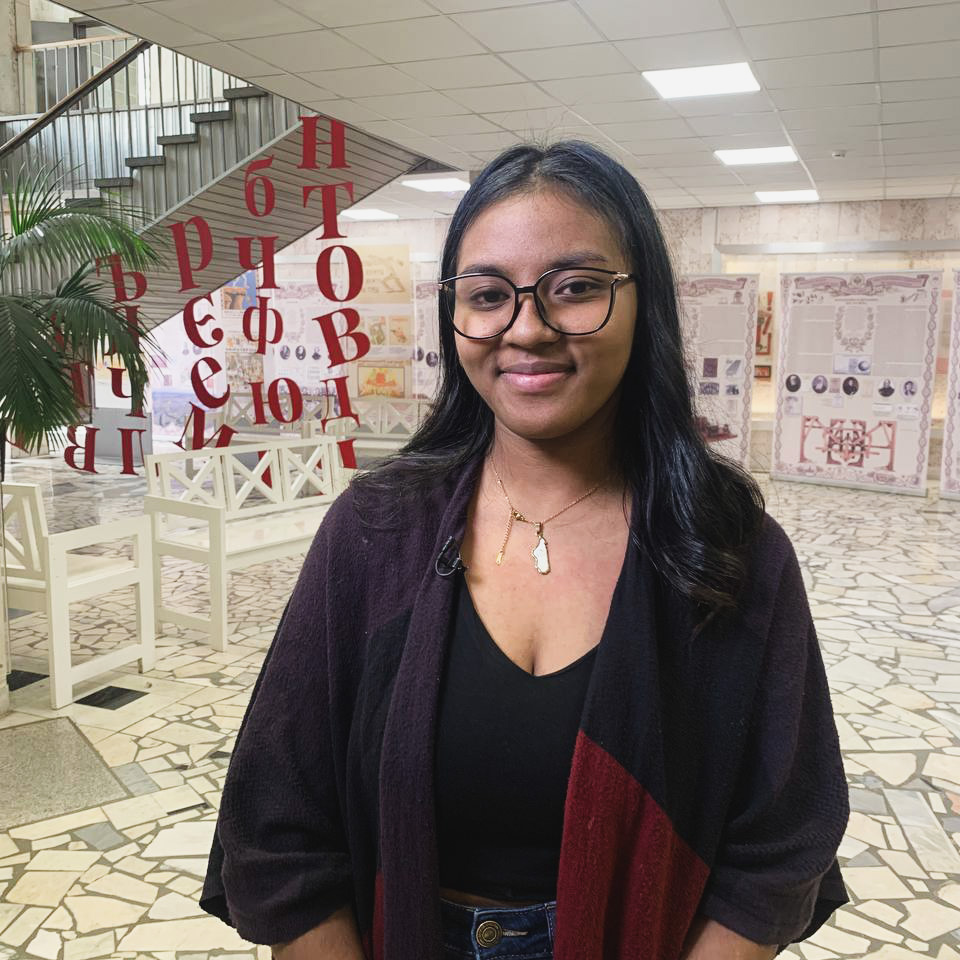 亚历山德拉·古泽娃　摄