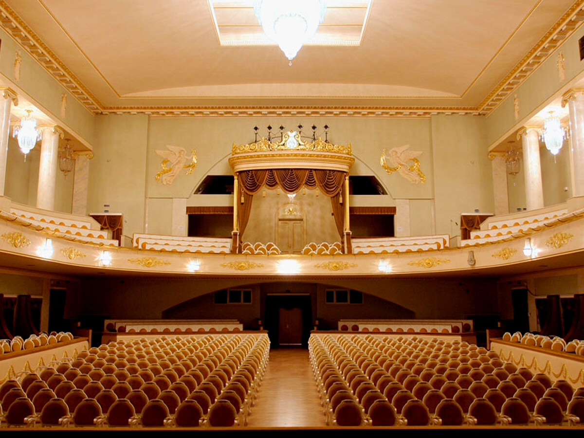 圣彼得堡音乐喜剧剧院