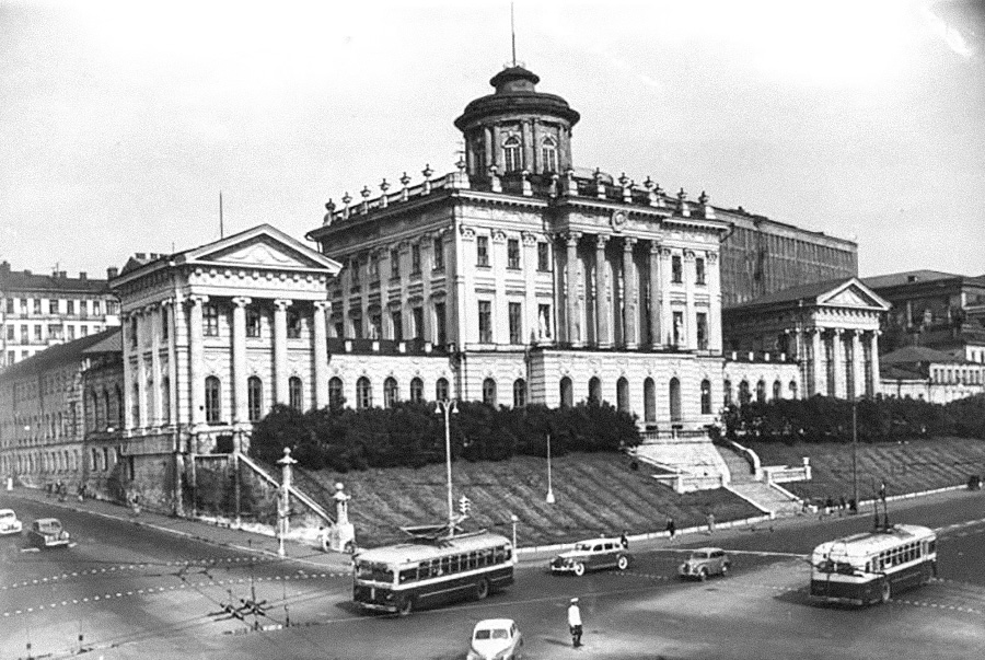 ミハイル・トラフマン／MAMM／MDF／russiainphoto.ru