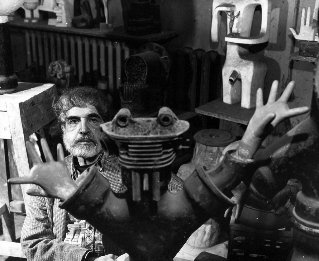 著者不詳／モスクワ市文化局「MVO『マネージュ』」／russiainphoto.ru