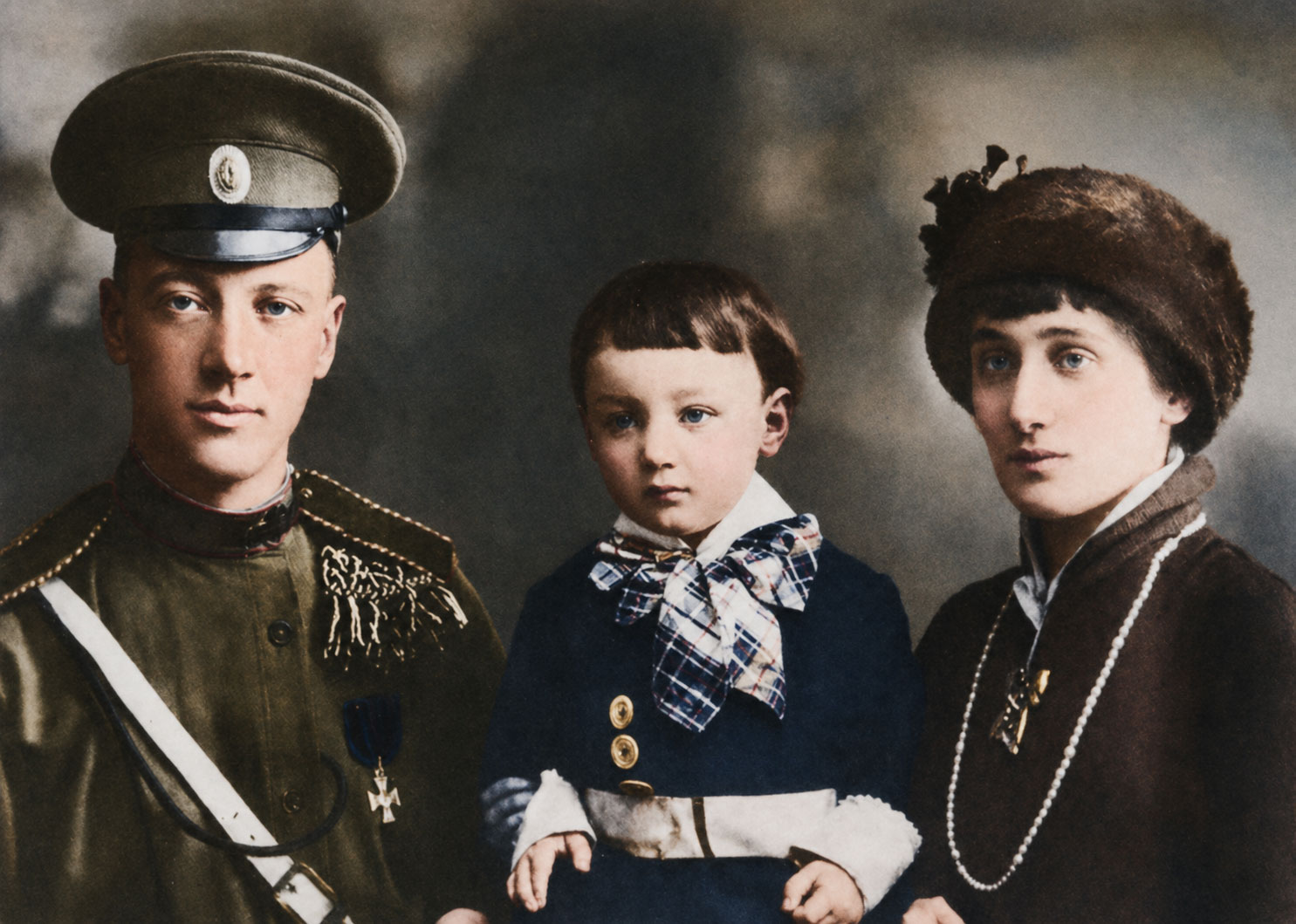 Окно в Россию (Фото: Общественное достояние/OpenAI/ChatGPT)