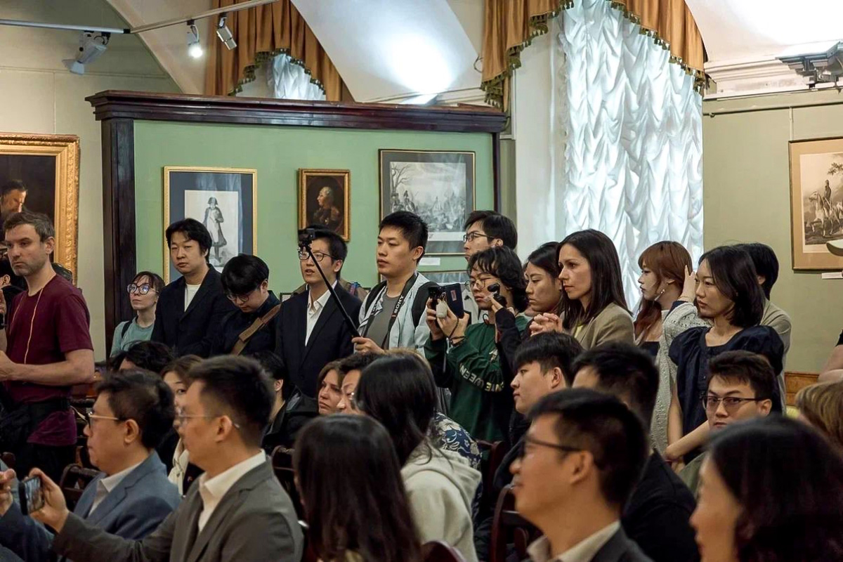亚斯纳亚·波利亚纳文学奖评选委员会
